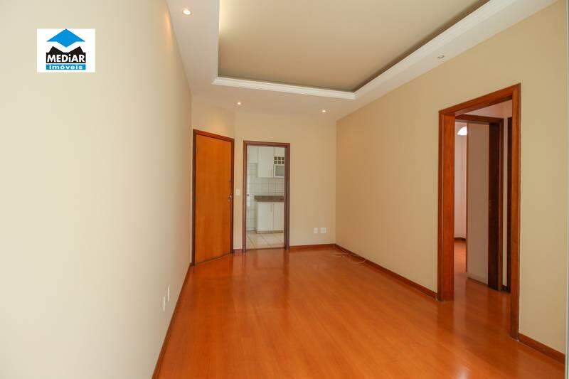 Apartamento à venda com 3 quartos, 60m² - Foto 2