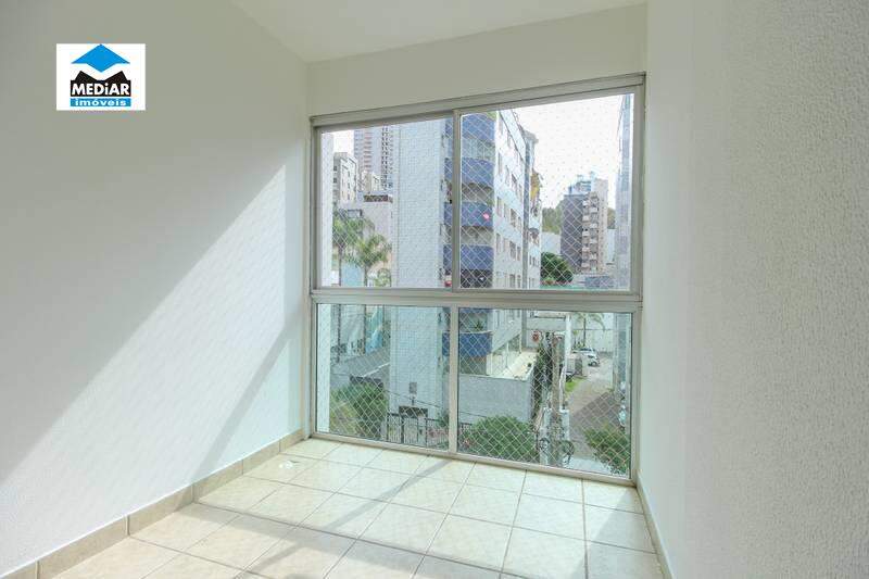 Apartamento à venda com 3 quartos, 60m² - Foto 4