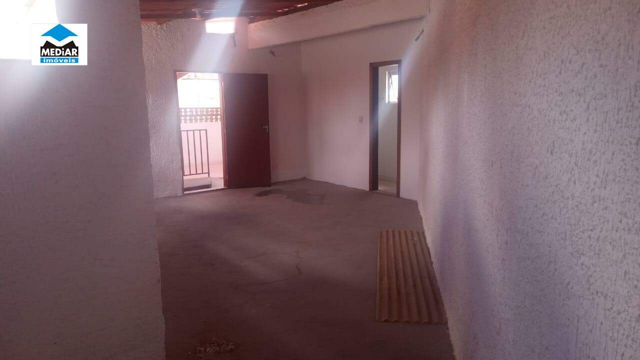 Casa para alugar com 2 quartos, 47m² - Foto 14