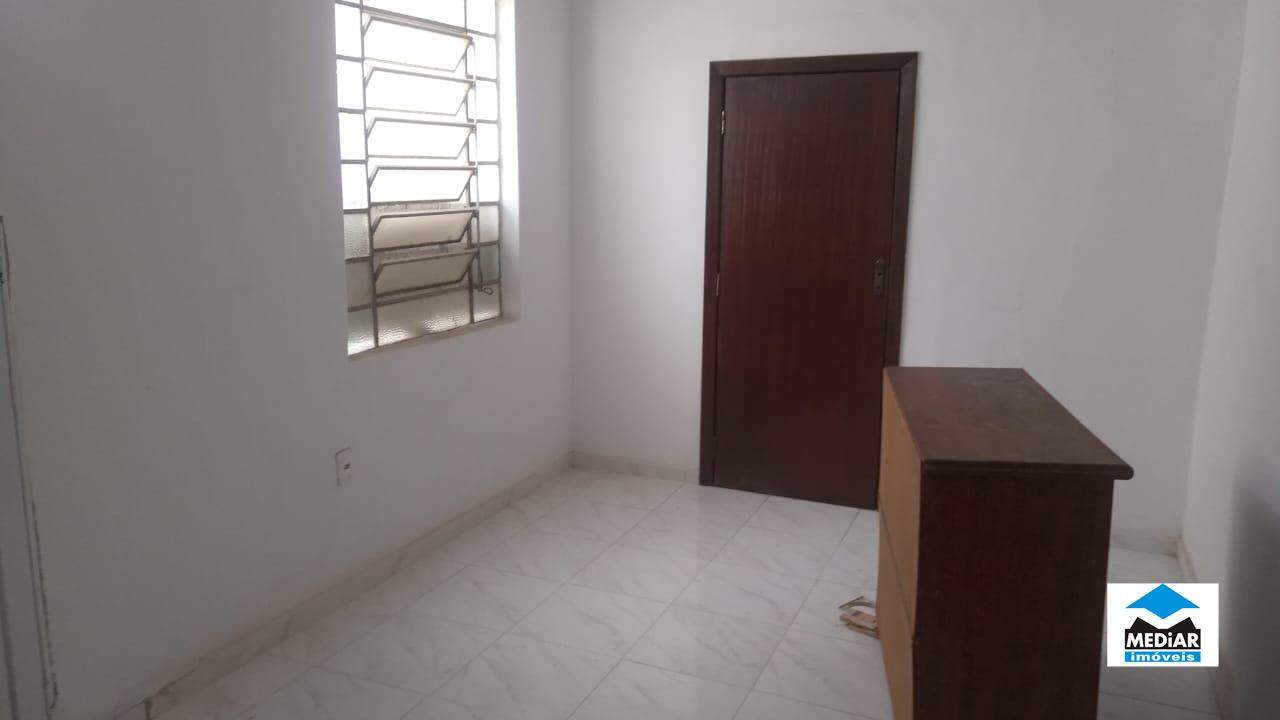 Casa para alugar com 1 quarto, 47m² - Foto 3