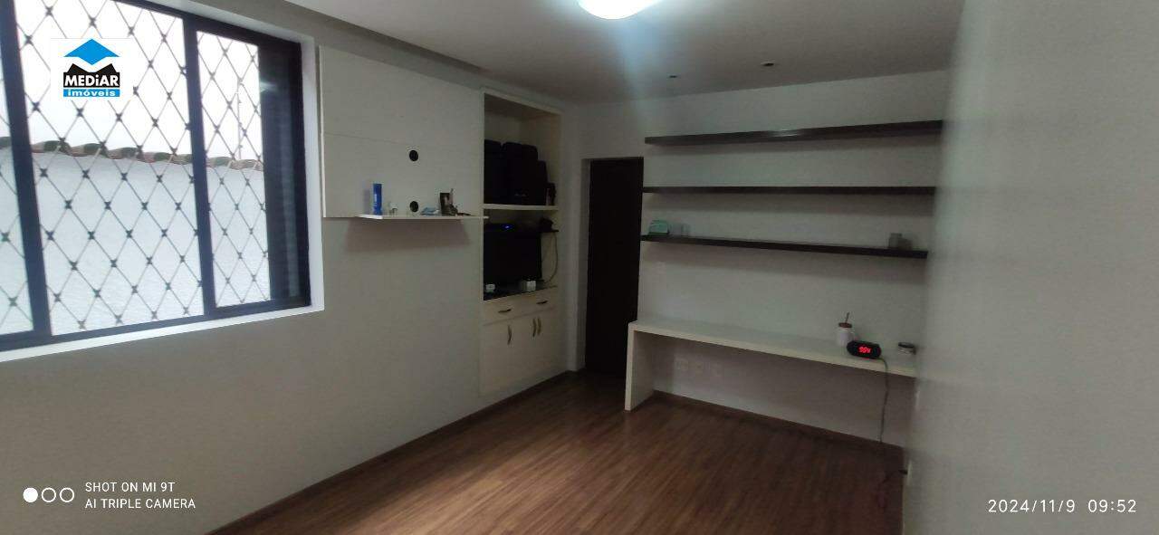 Casa à venda com 5 quartos, 278m² - Foto 15