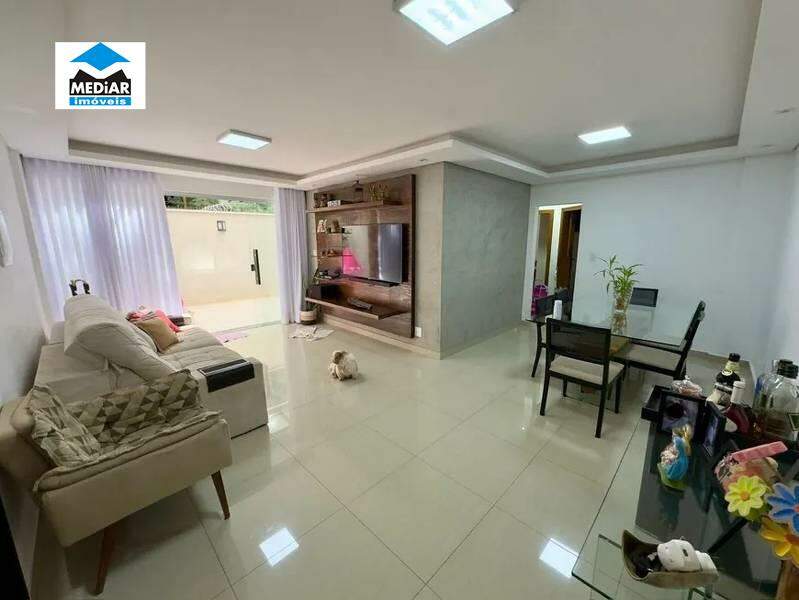 Apartamento à venda com 3 quartos, 115m² - Foto 1