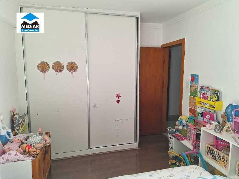 Apartamento à venda com 3 quartos, 115m² - Foto 4