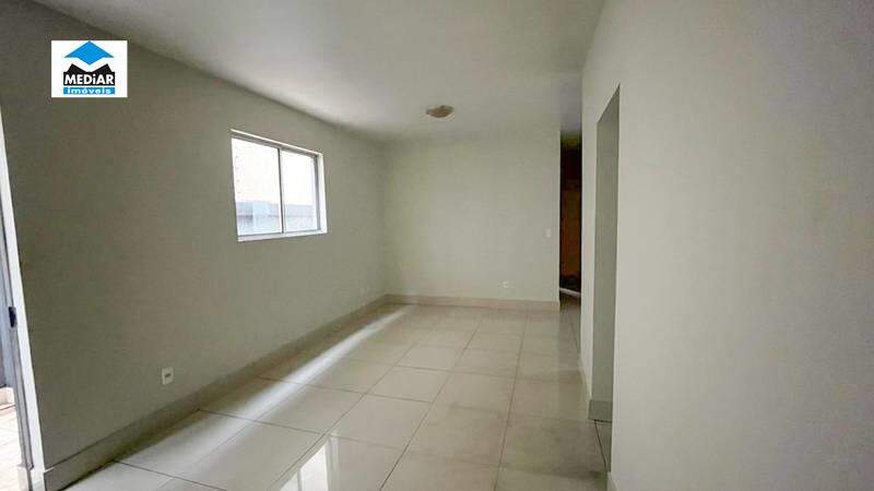 Apartamento à venda com 2 quartos, 70m² - Foto 1