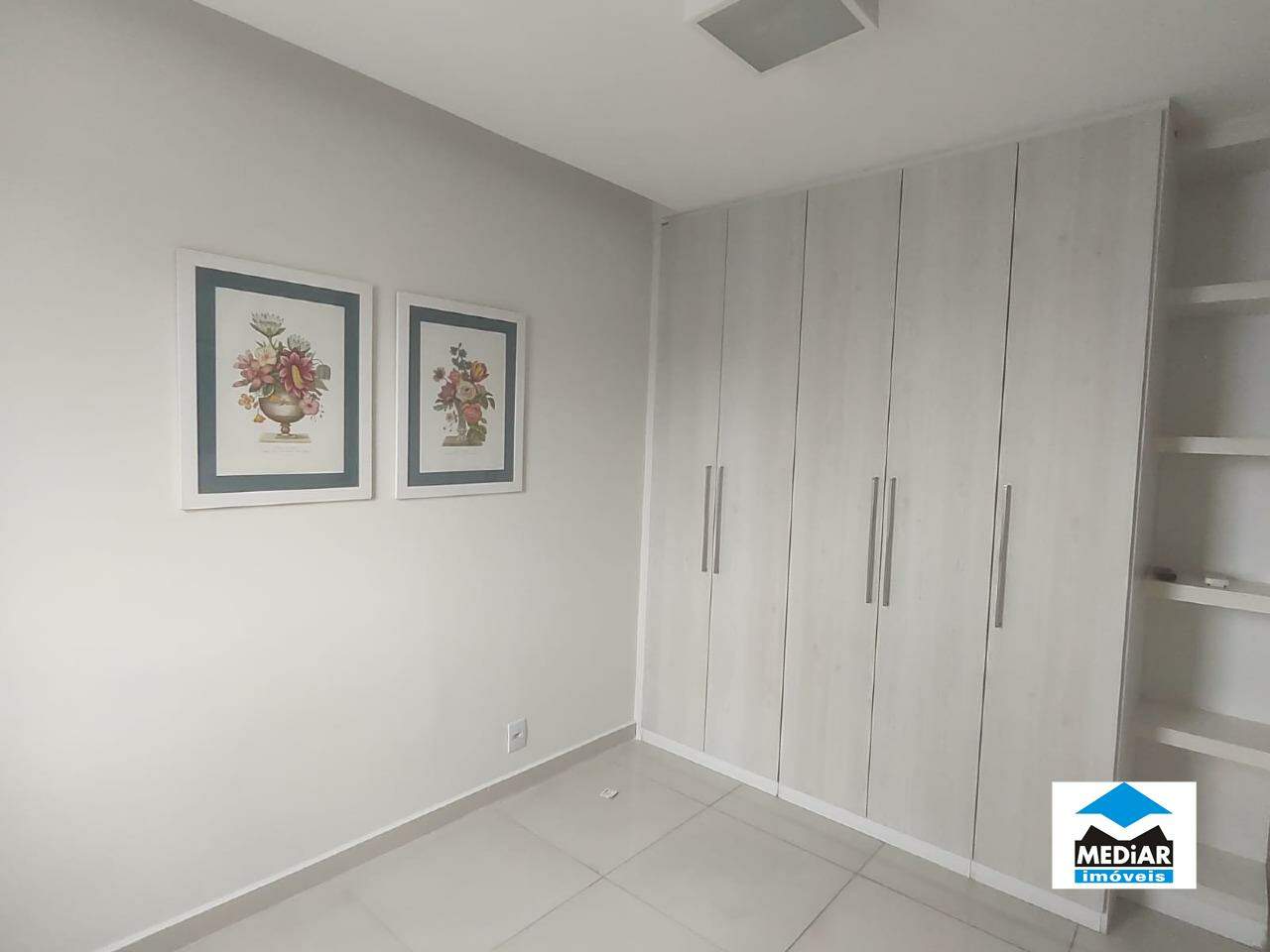 Apartamento à venda com 2 quartos, 75m² - Foto 7