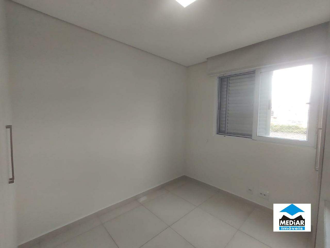 Apartamento à venda com 2 quartos, 75m² - Foto 12