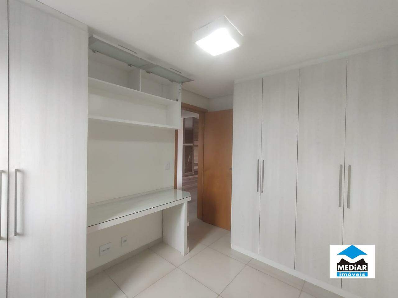 Apartamento à venda com 2 quartos, 75m² - Foto 10