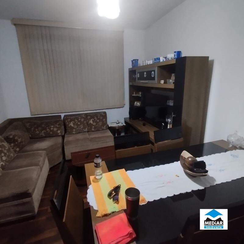 Apartamento à venda com 2 quartos, 65m² - Foto 1