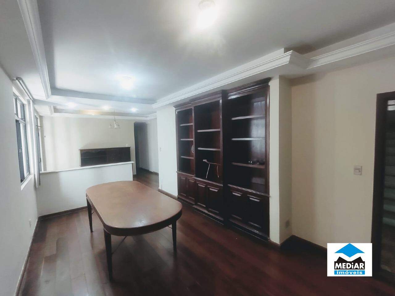 Apartamento para alugar com 3 quartos, 120m² - Foto 4