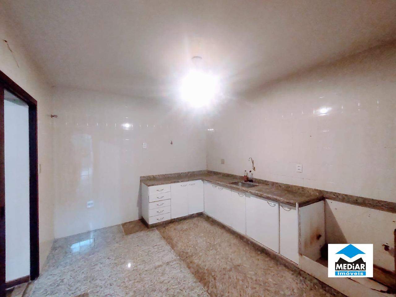 Apartamento para alugar com 3 quartos, 120m² - Foto 9