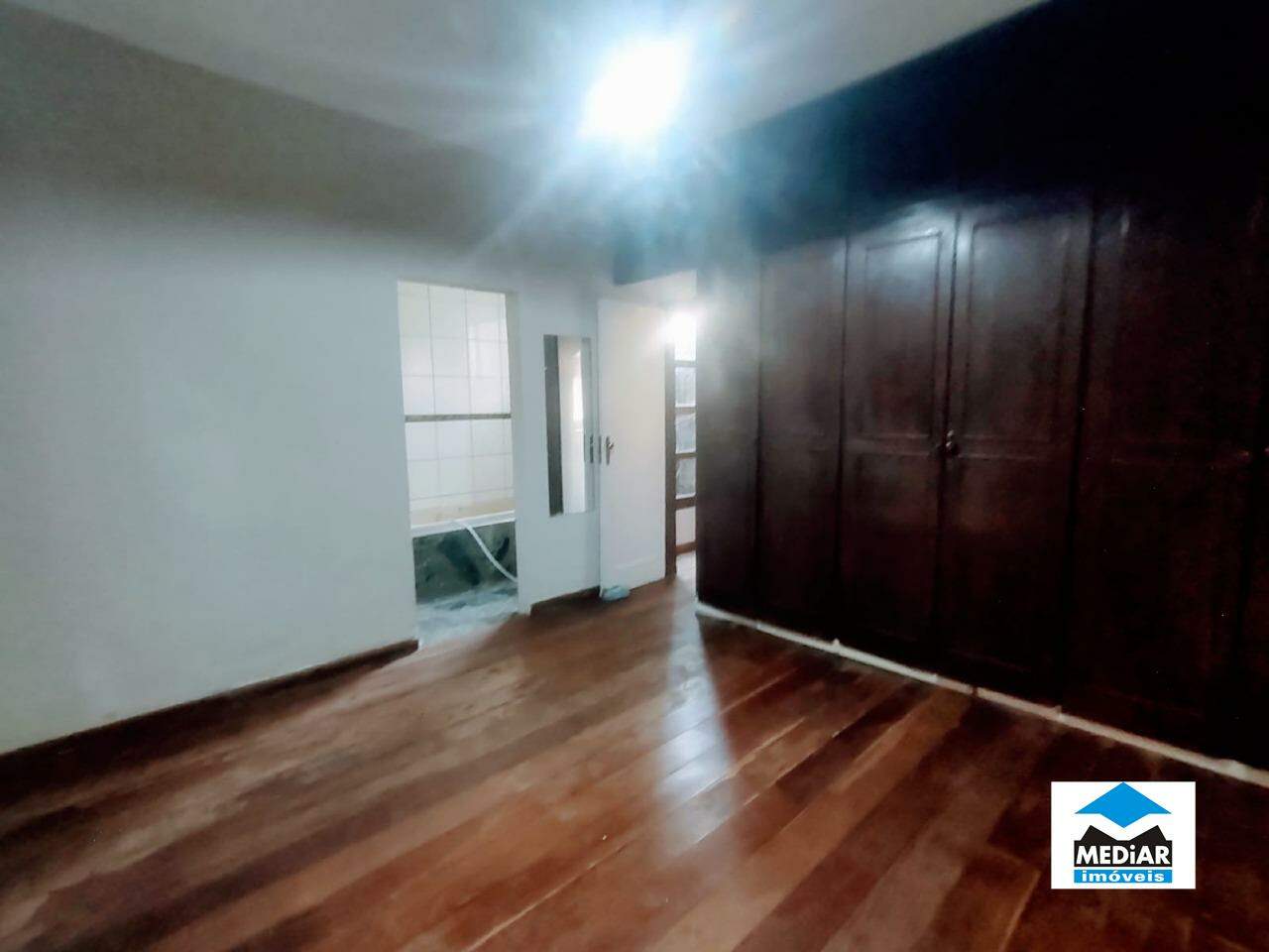 Apartamento para alugar com 3 quartos, 120m² - Foto 14