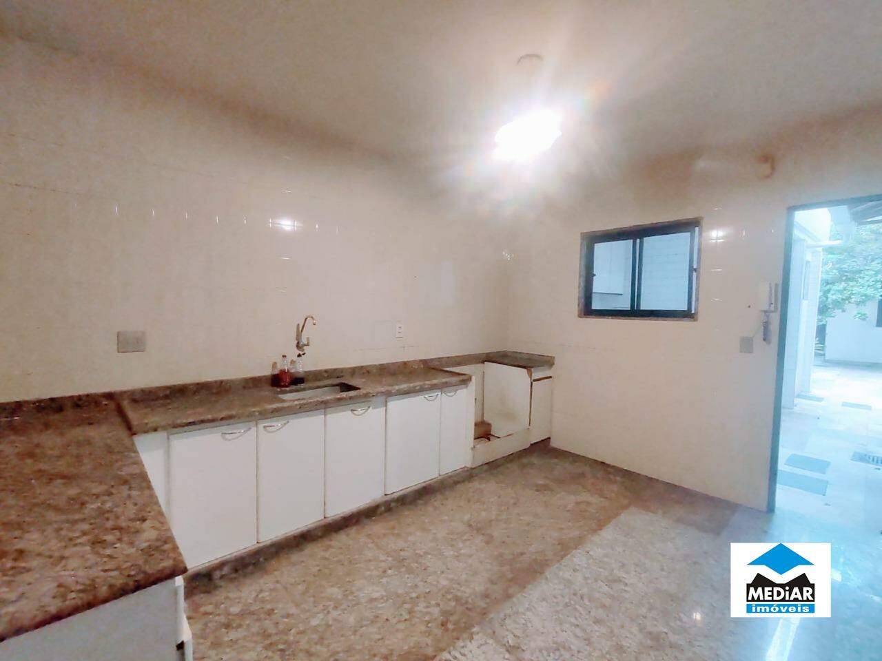 Apartamento para alugar com 3 quartos, 120m² - Foto 10