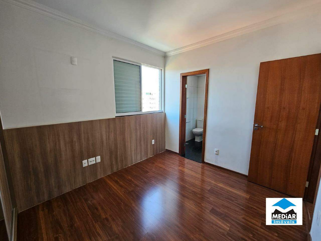 Apartamento à venda com 3 quartos, 87m² - Foto 9