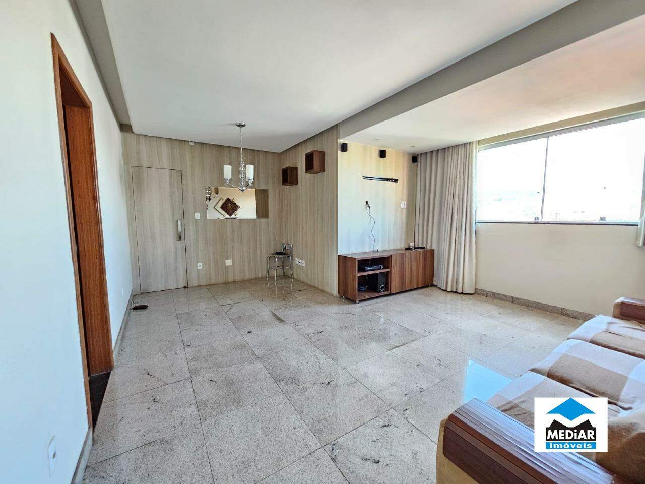 Apartamento à venda com 3 quartos, 87m² - Foto 1