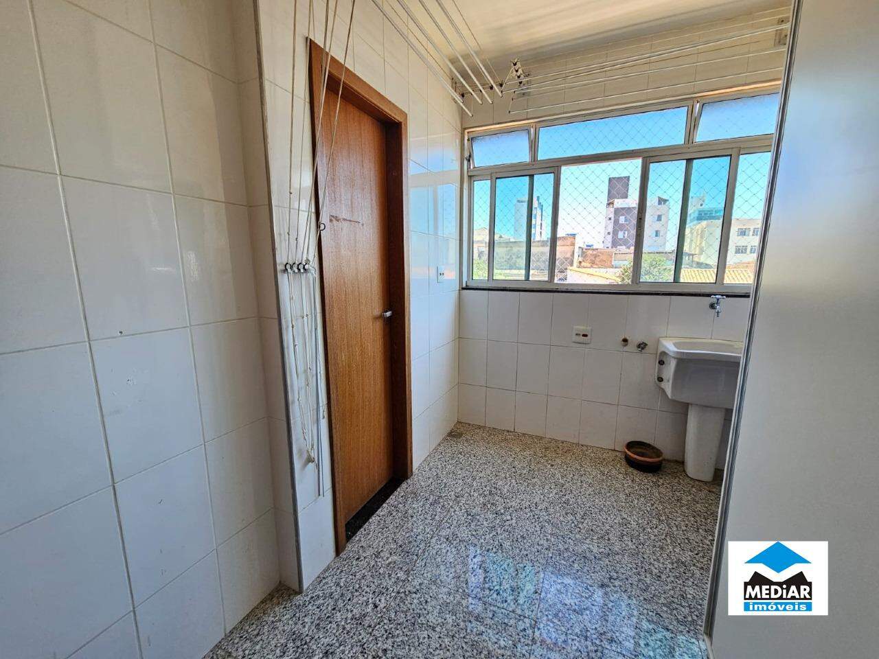 Apartamento à venda com 3 quartos, 87m² - Foto 7