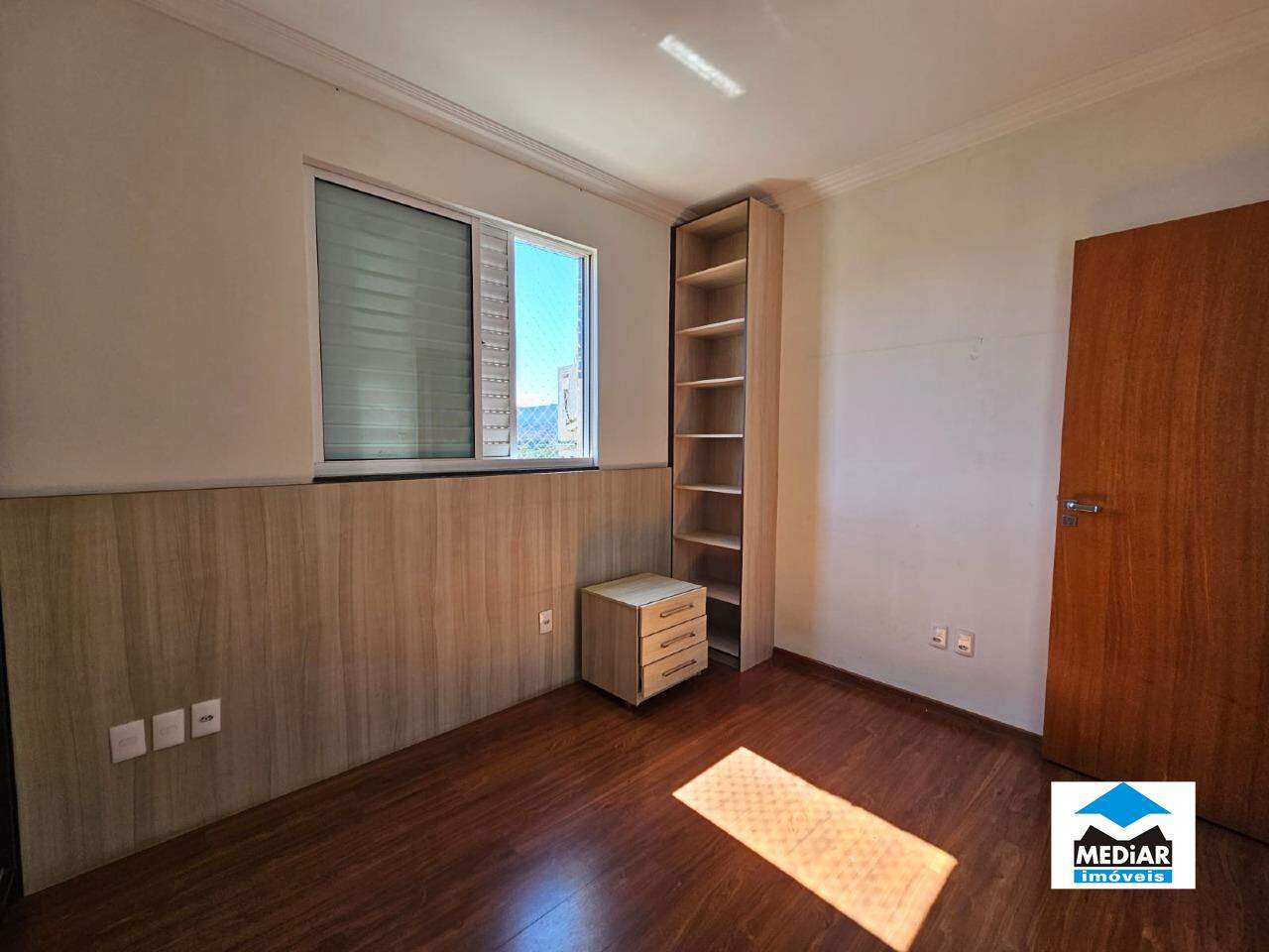 Apartamento à venda com 3 quartos, 87m² - Foto 13