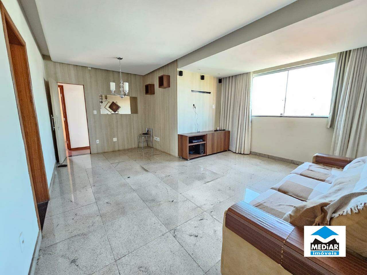 Apartamento à venda com 3 quartos, 87m² - Foto 2