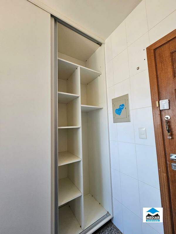 Apartamento à venda com 3 quartos, 87m² - Foto 8