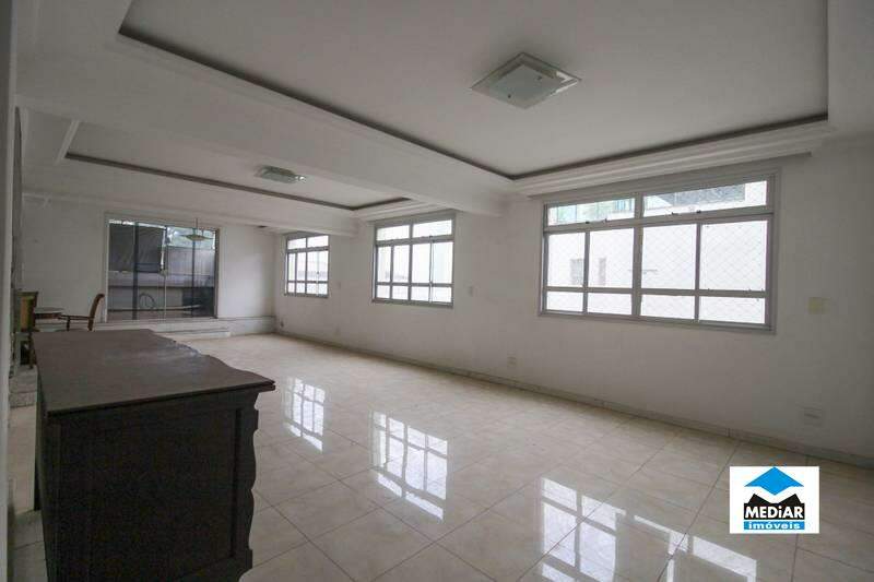 Cobertura à venda com 4 quartos, 280m² - Foto 2