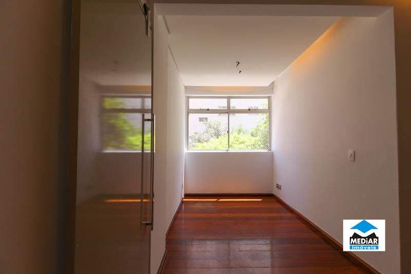 Apartamento à venda com 3 quartos, 119m² - Foto 2