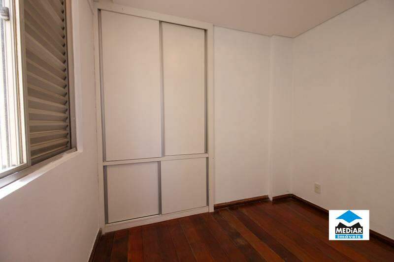 Apartamento à venda com 3 quartos, 119m² - Foto 19