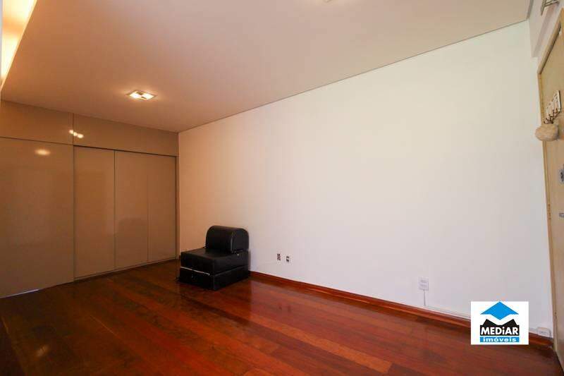 Apartamento à venda com 3 quartos, 119m² - Foto 3