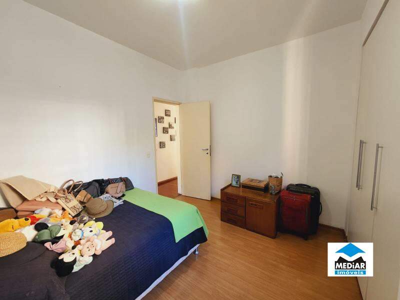 Apartamento à venda com 4 quartos, 227m² - Foto 14