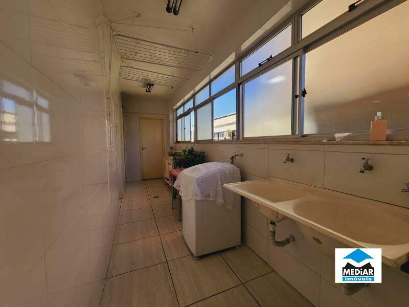 Apartamento à venda com 4 quartos, 227m² - Foto 25