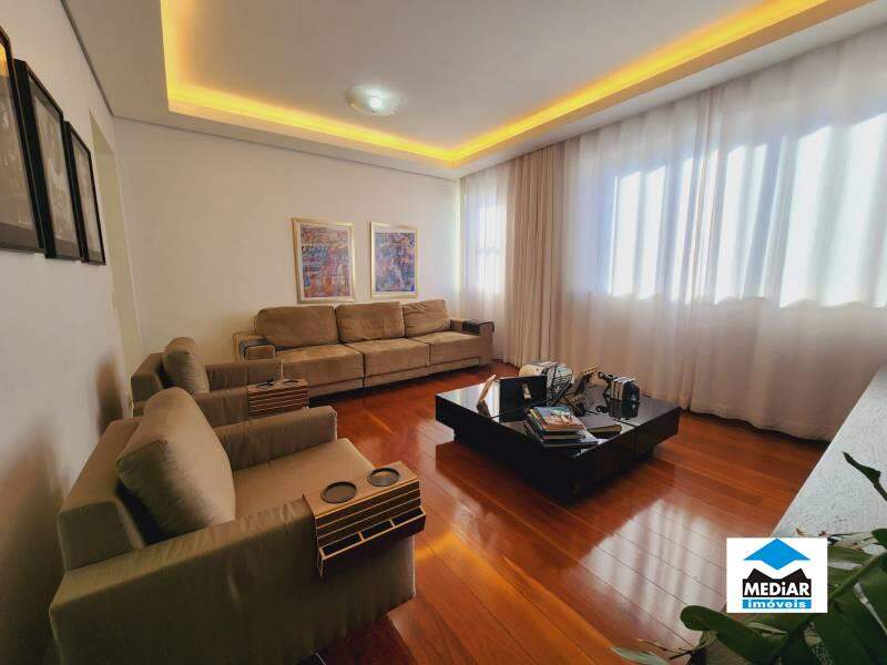 Apartamento à venda com 4 quartos, 227m² - Foto 4