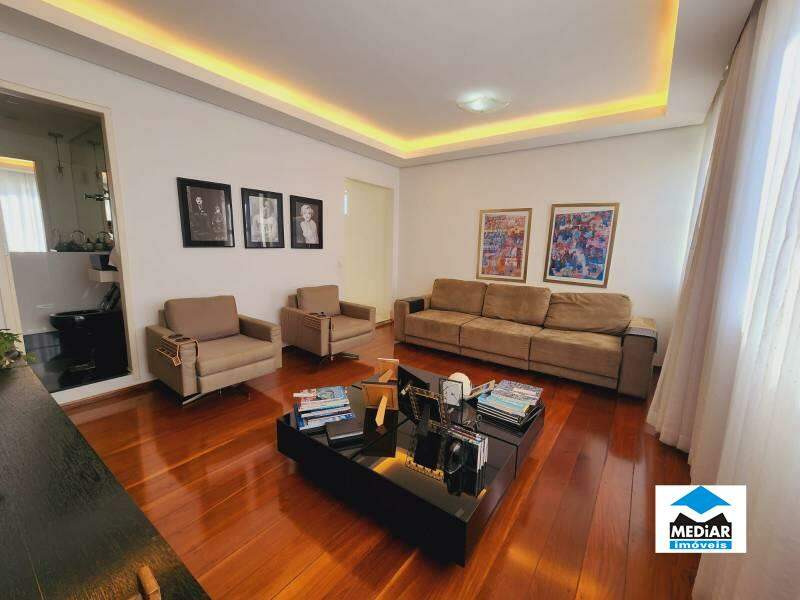 Apartamento à venda com 4 quartos, 227m² - Foto 5