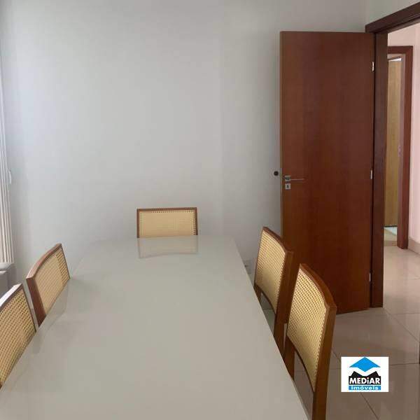 Apartamento à venda com 3 quartos, 87m² - Foto 2