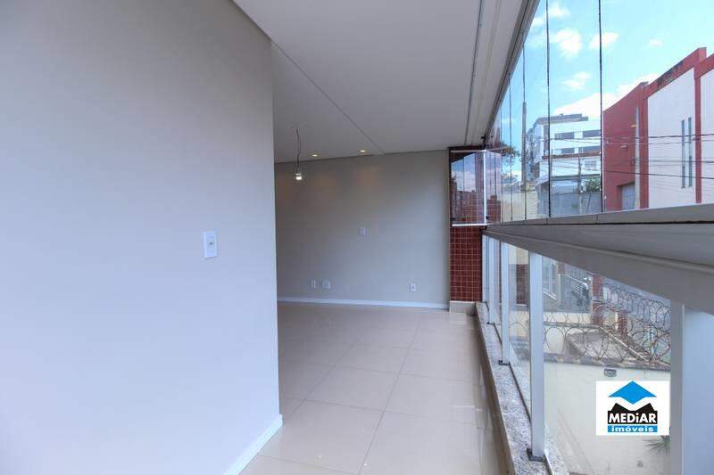 Apartamento à venda com 3 quartos, 88m² - Foto 3