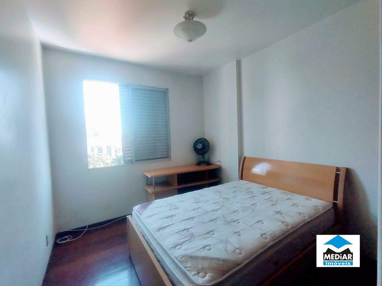 Apartamento para alugar com 3 quartos, 90m² - Foto 9