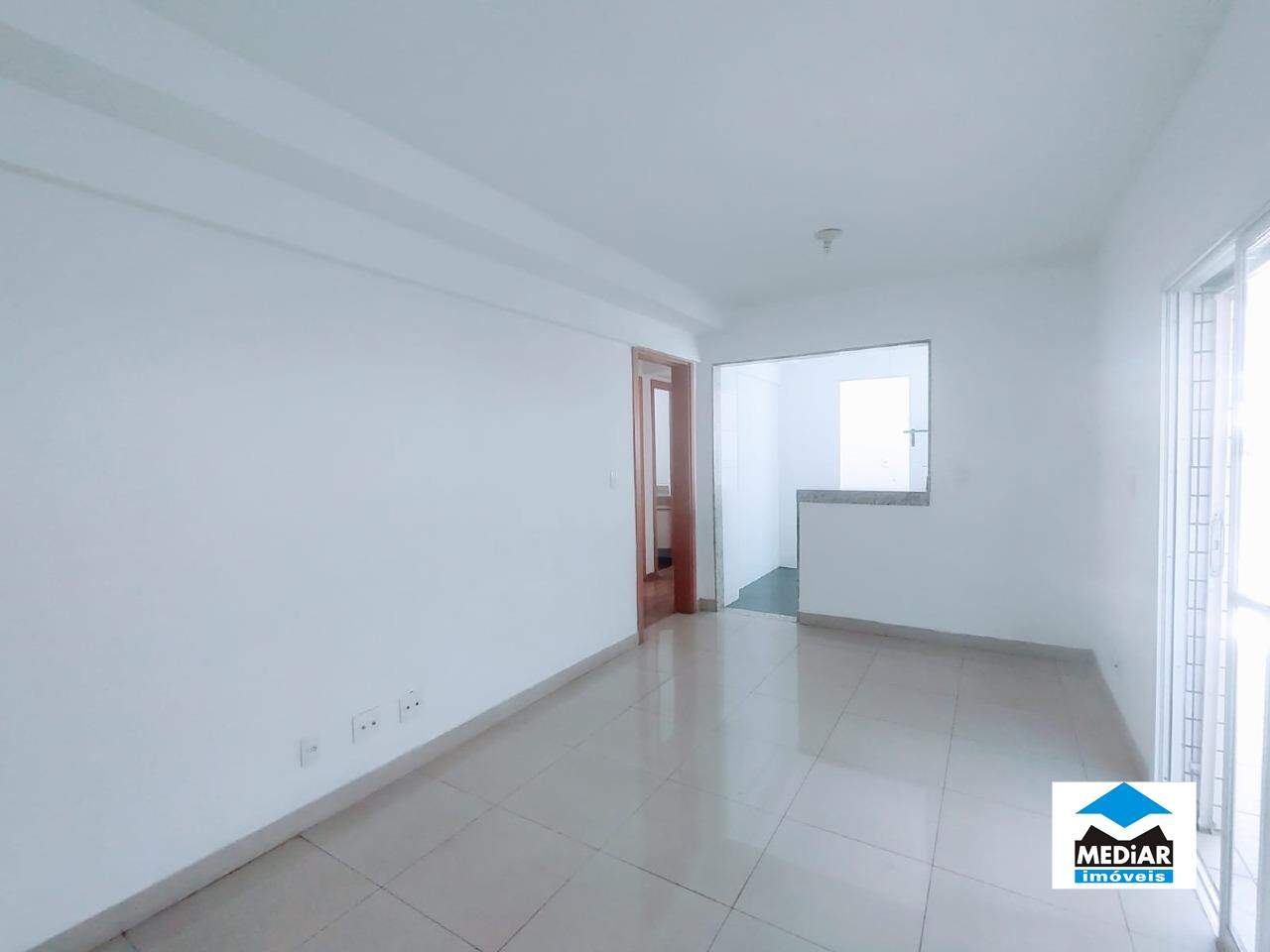 Apartamento para alugar com 3 quartos, 79m² - Foto 3