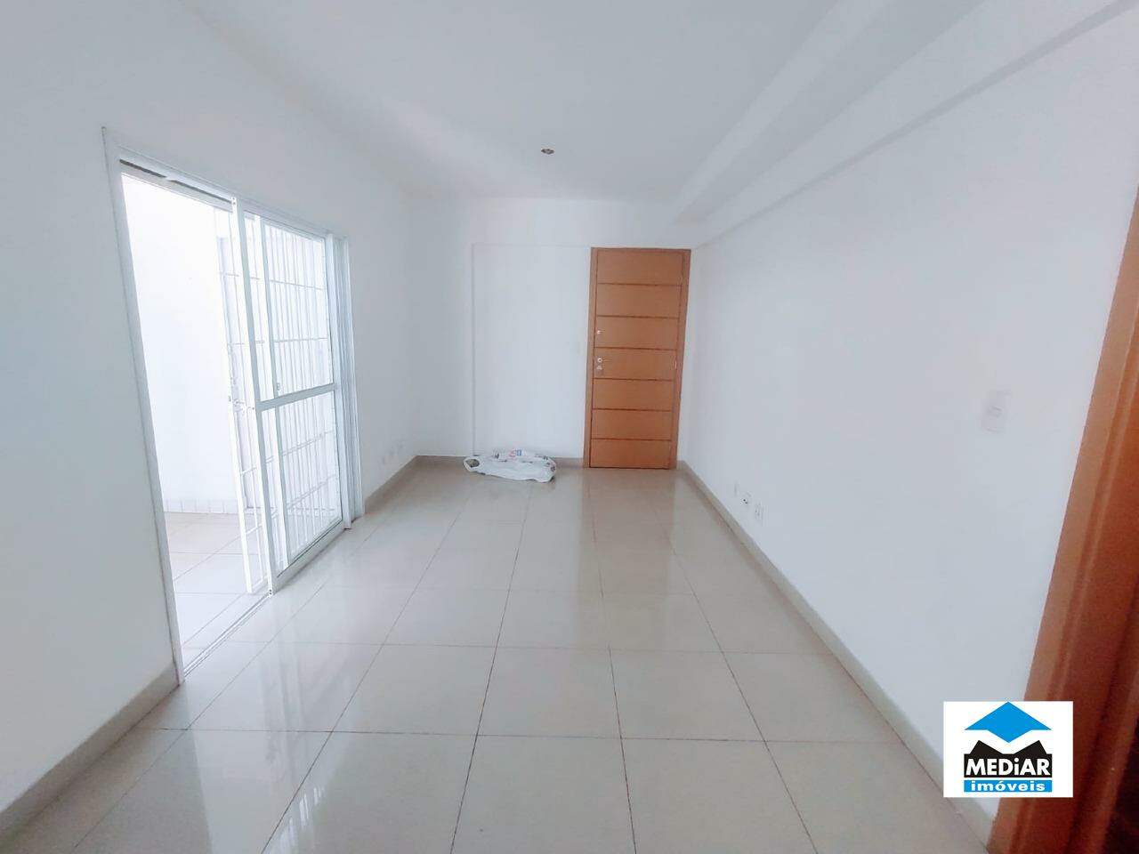 Apartamento para alugar com 3 quartos, 79m² - Foto 2