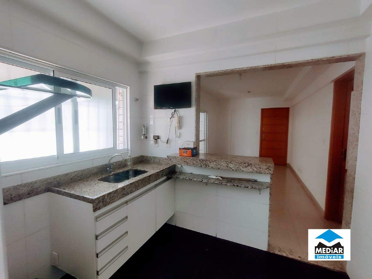 Apartamento para alugar com 3 quartos, 79m² - Foto 11