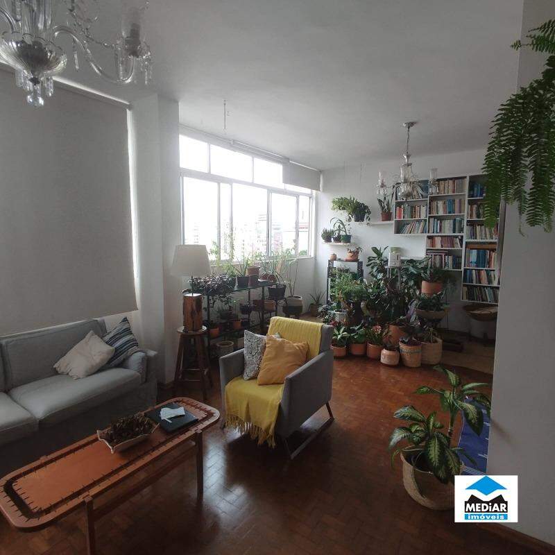 Apartamento à venda com 3 quartos, 130m² - Foto 4