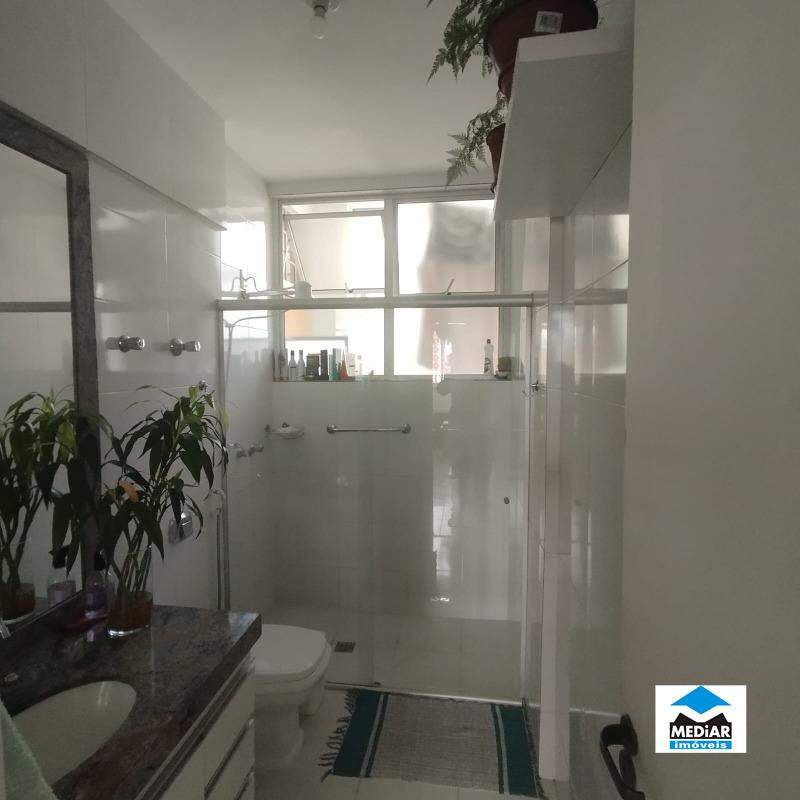 Apartamento à venda com 3 quartos, 130m² - Foto 19