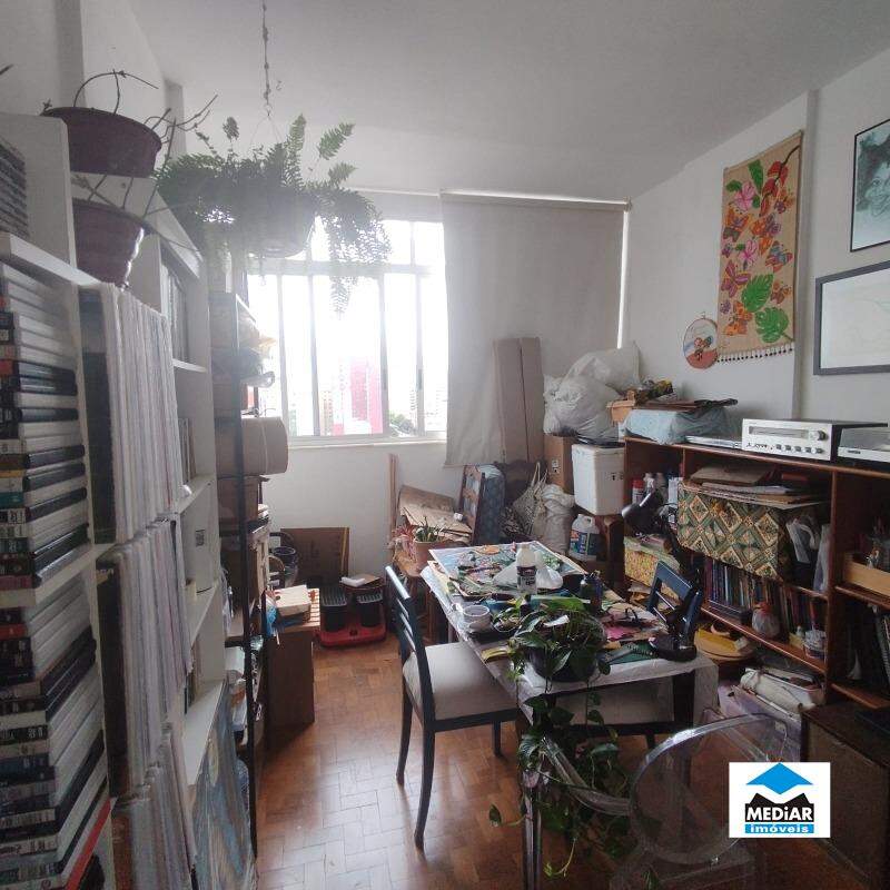 Apartamento à venda com 3 quartos, 130m² - Foto 18