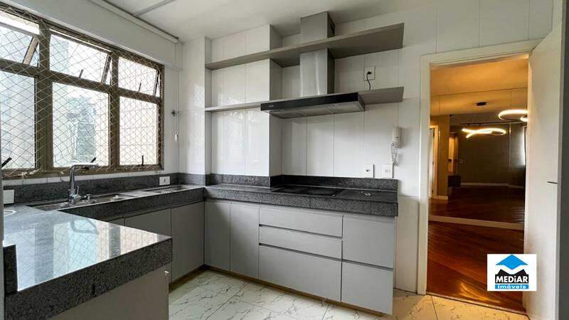 Apartamento à venda com 3 quartos, 170m² - Foto 10