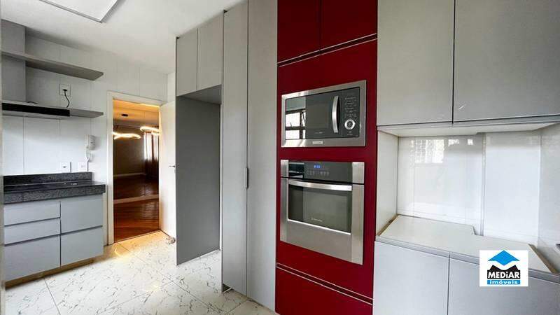 Apartamento à venda com 3 quartos, 170m² - Foto 11