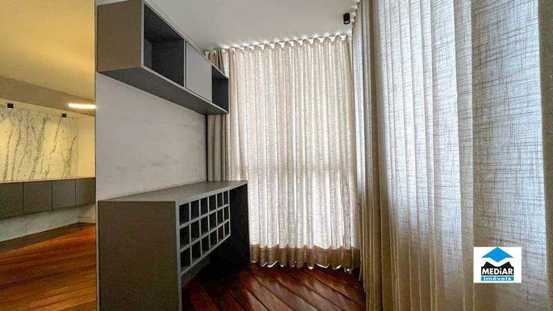 Apartamento à venda com 3 quartos, 170m² - Foto 2