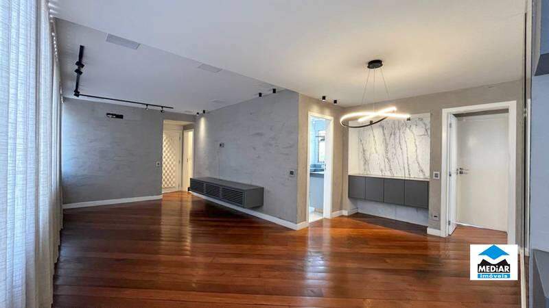 Apartamento à venda com 3 quartos, 170m² - Foto 3