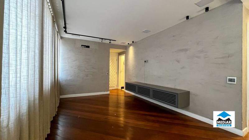 Apartamento à venda com 3 quartos, 170m² - Foto 5