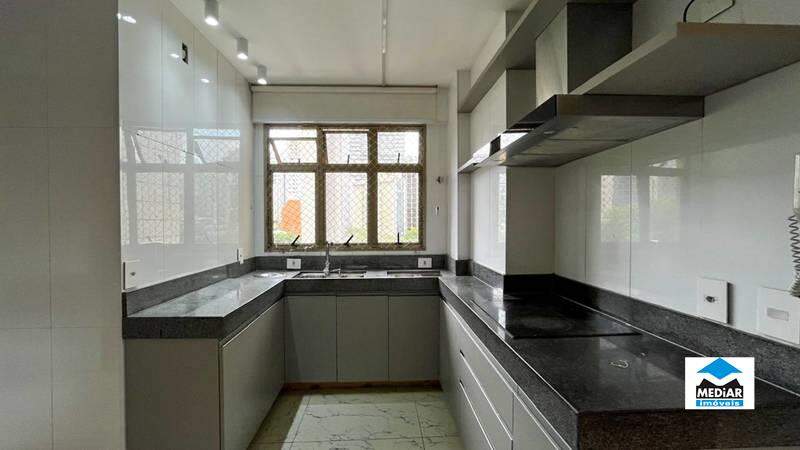 Apartamento à venda com 3 quartos, 170m² - Foto 8