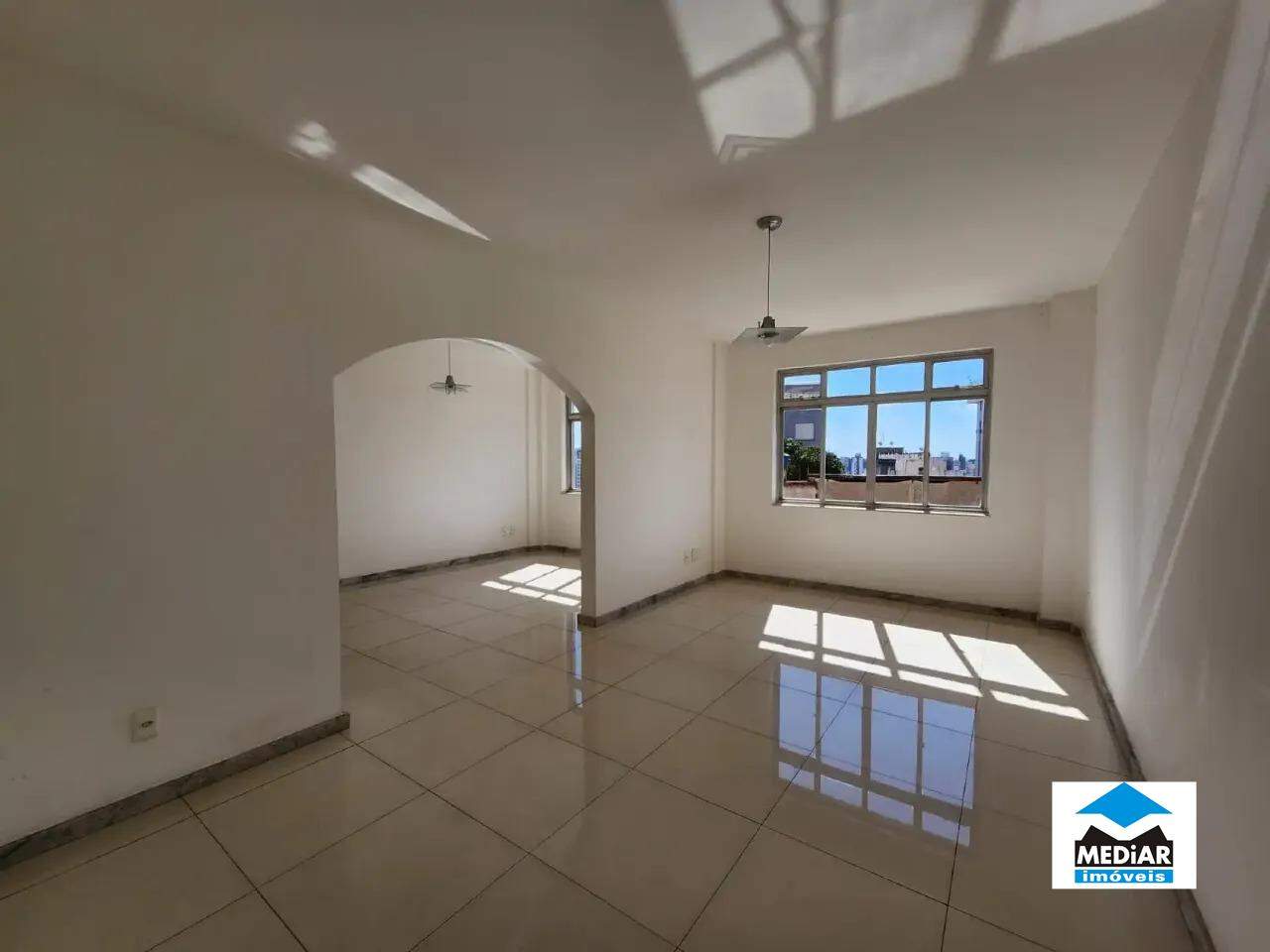 Apartamento à venda com 3 quartos, 62m² - Foto 2