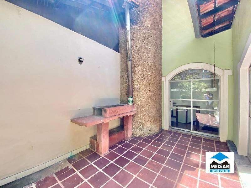 Casa à venda com 4 quartos, 312m² - Foto 12