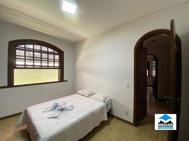 Casa à venda com 4 quartos, 312m² - Foto 16
