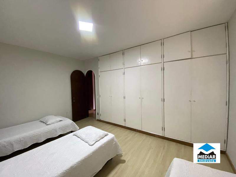 Casa à venda com 4 quartos, 312m² - Foto 20