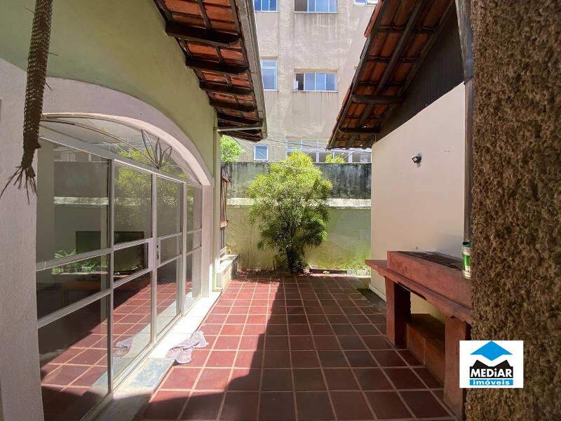 Casa à venda com 4 quartos, 312m² - Foto 5